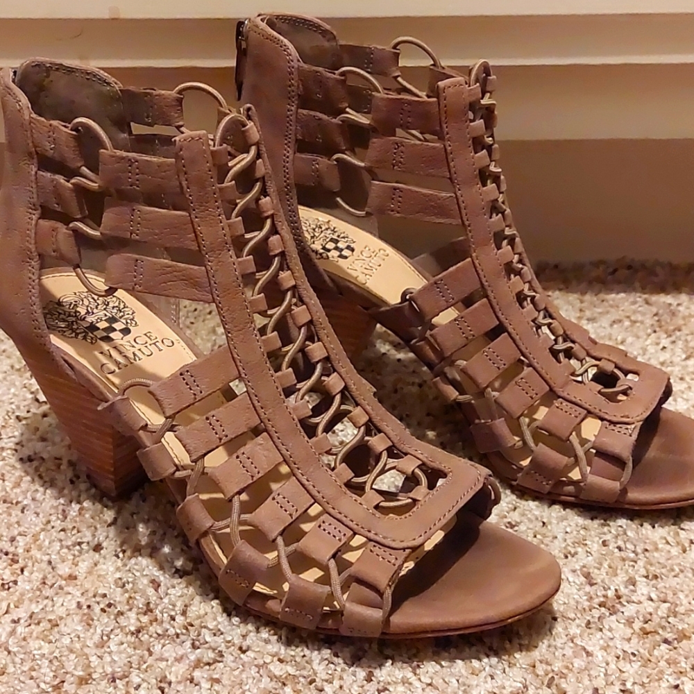 Vince Camuto VC-Elanso Caged Sandals